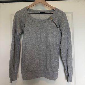 Grey sweatshirt